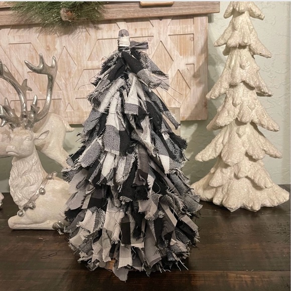 Handmade Cloth Christmas Tree Decor and Gifts - Picture 10 of 13